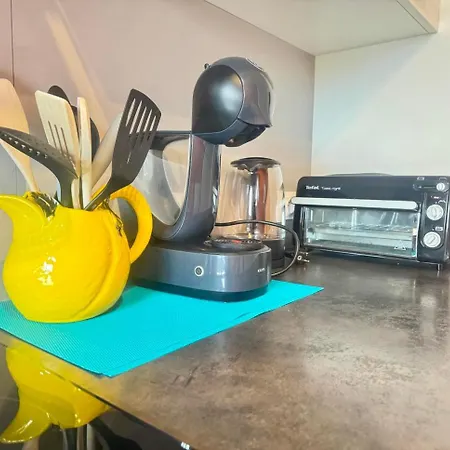 Charming In Free Parking Apartment *